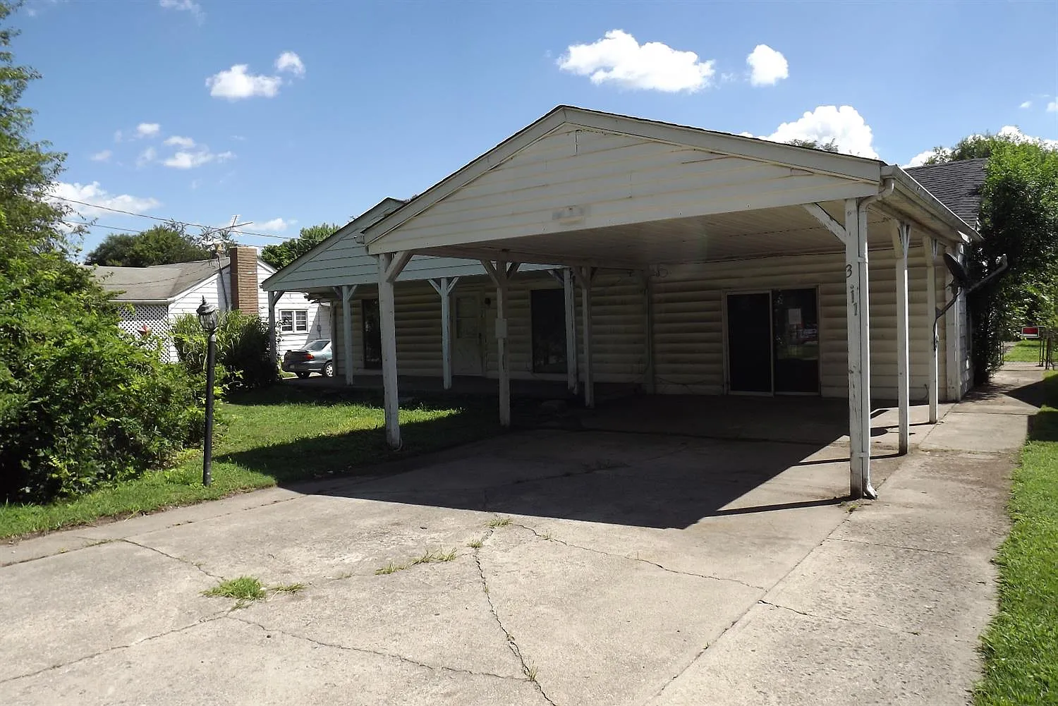 3211 Andrew St photo 1