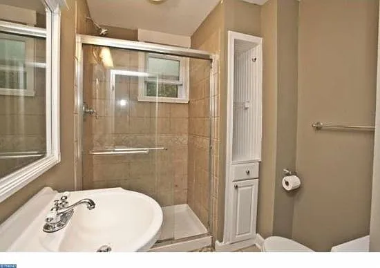 181 Dupont St — Photo 19