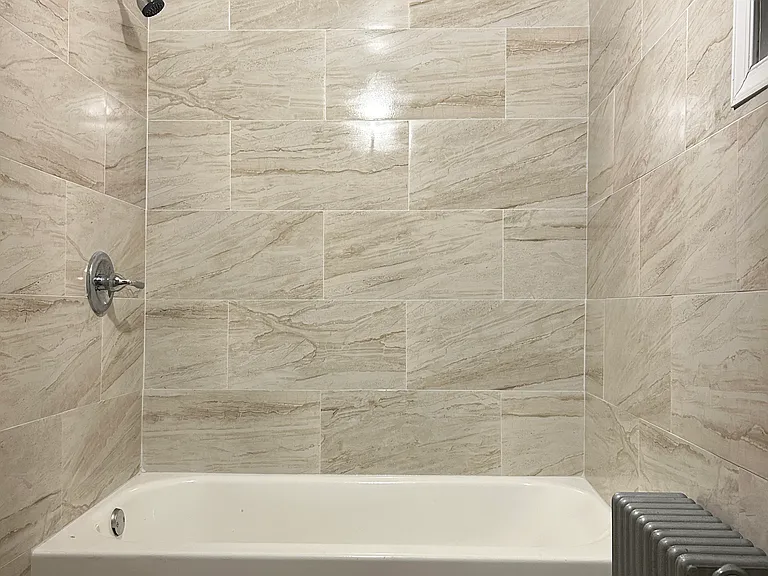 920 Roland Ave — Photo 7