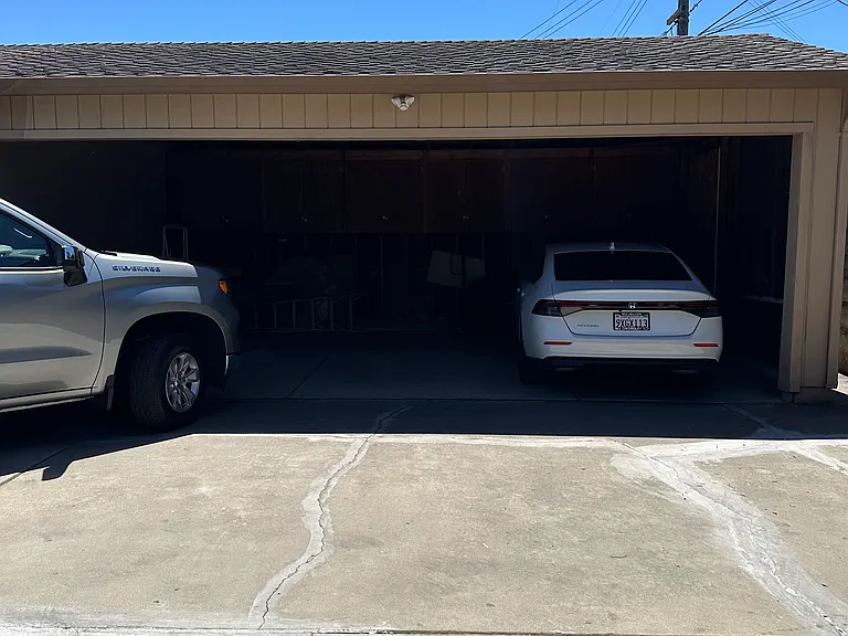 Iverson Cir — Photo 3