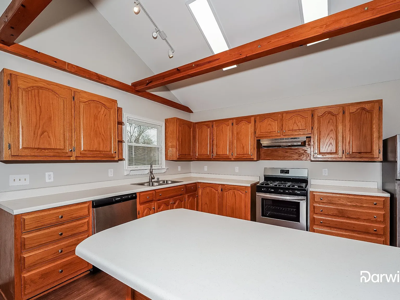 4 bed, 2.0 bath, 1770 sqft, $1,920 — Photo 4