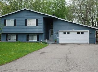6560 Undestad St, Eden Prairie, MN 55346