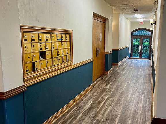 Mailboxes & side entry