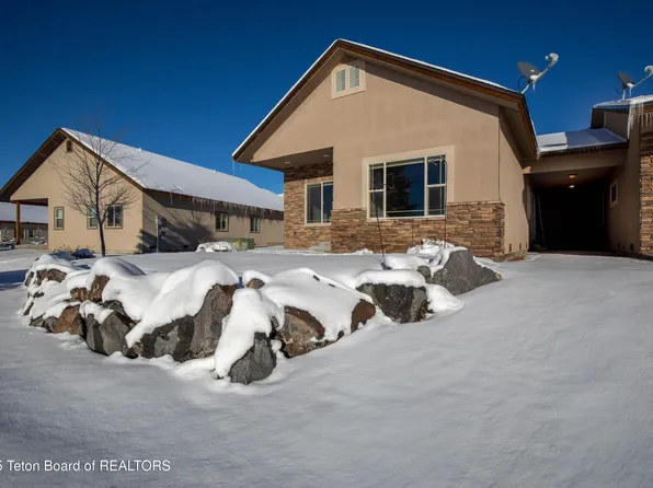 321 Cedar Springs Dr, Thayne, WY 83127