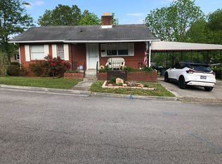 106 Viola Rd, Oak Ridge, TN 37830