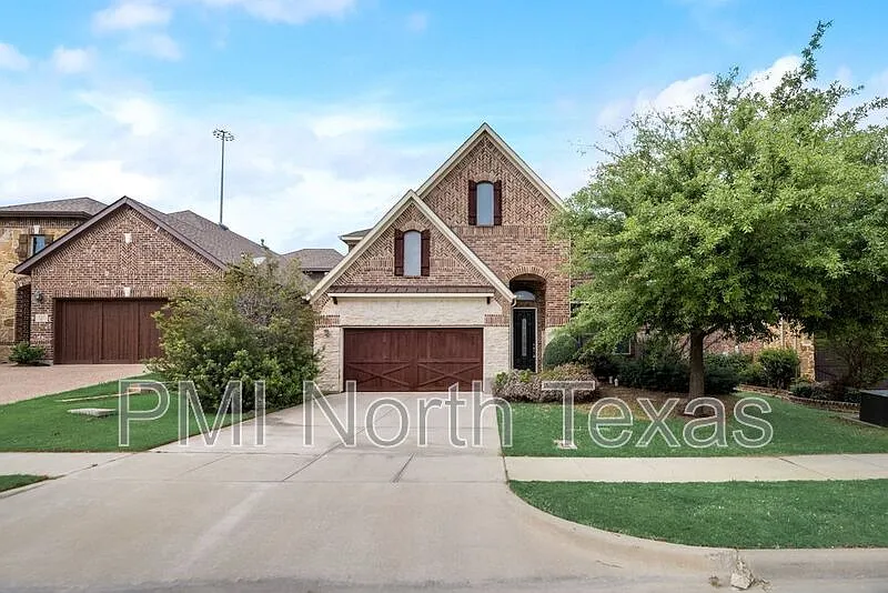 5 bed, 4.0 bath, 2669 sqft, $3,800 — Photo 2
