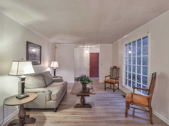 2nd image of 609 Heritage Dr