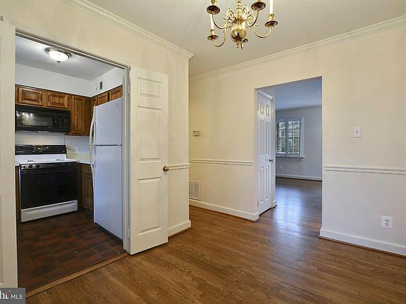 5th image of 915 S Alfred St
