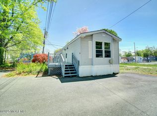 6 Sams Trailer Ct, Hazlet, NJ 07730