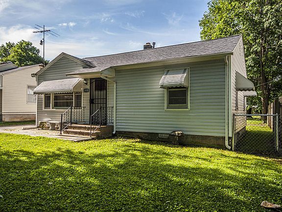 2nd image of 1830 E Elm St