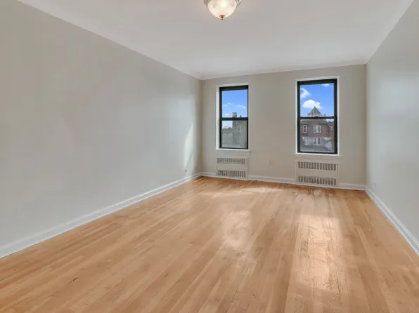 359 Ovington Avenue image 2 of 19