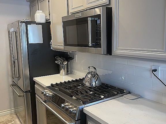 5th image of 21838 S Vermont Ave Unit 6