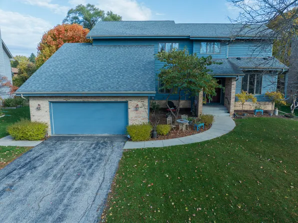 973 Duvall Dr, Woodstock, IL 60098