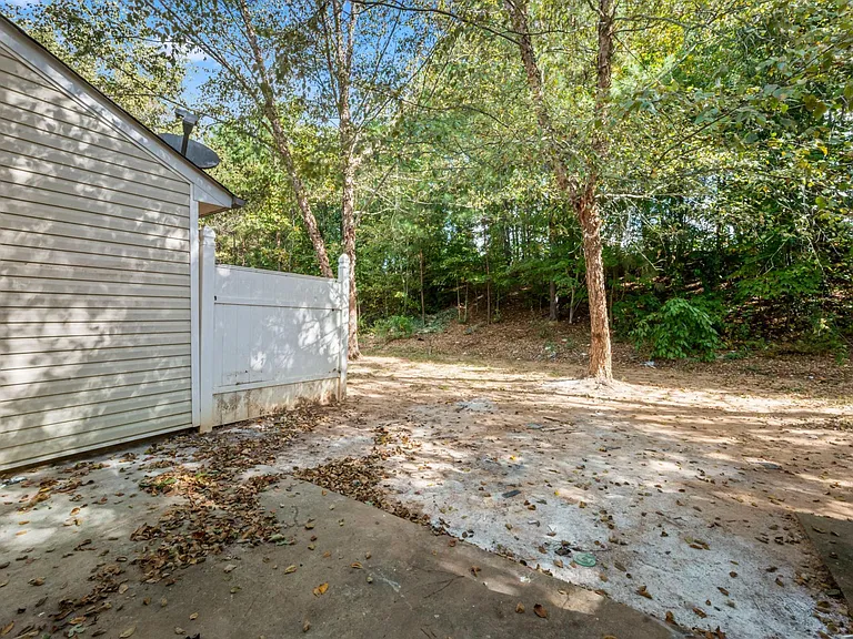 2754 Valley Green Dr — Photo 6