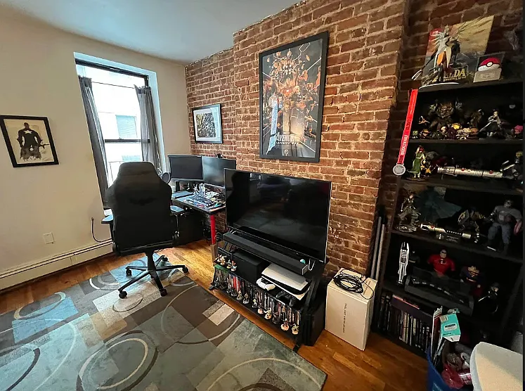 449 W 37th St #4RE — Photo 2