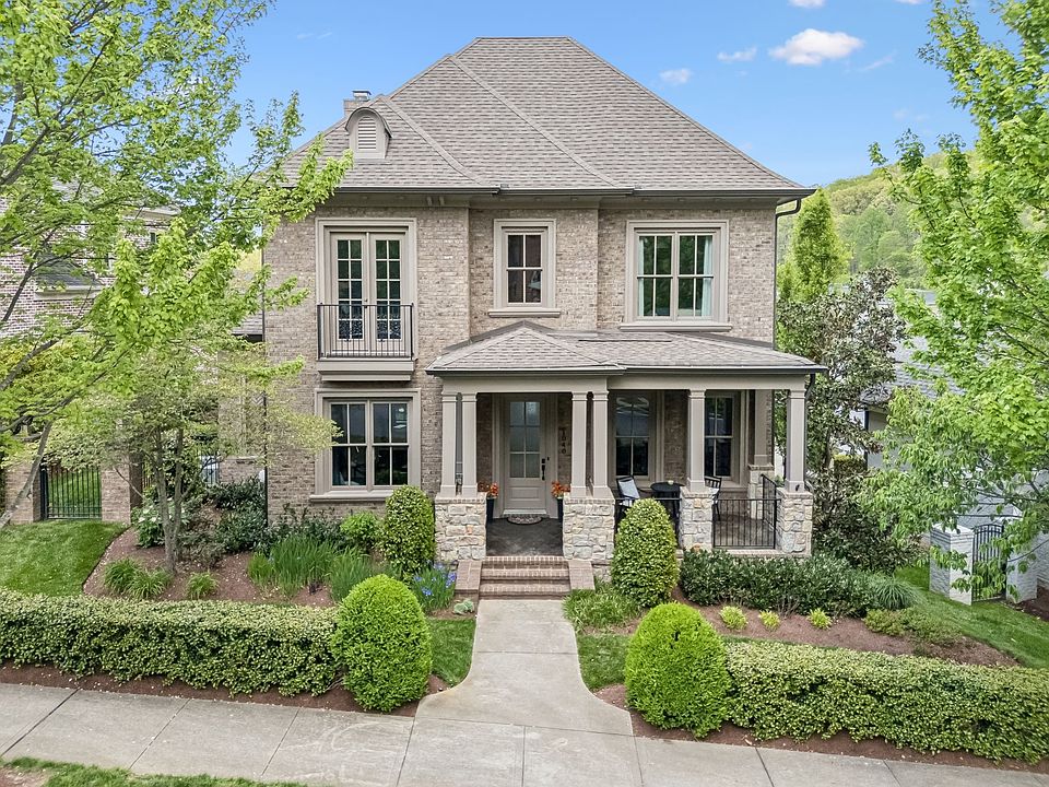 1st image of 1040 Falling Leaf Cir