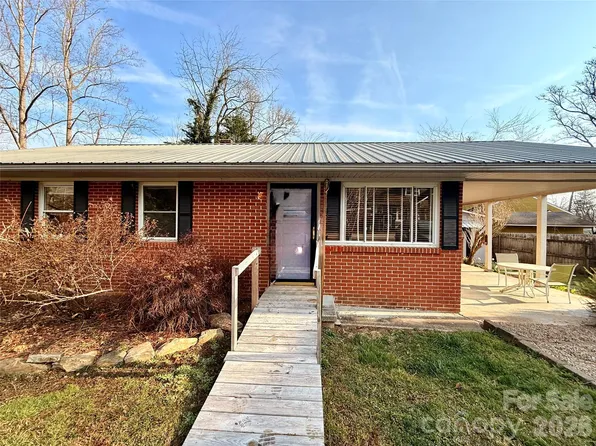 22 Robinson Ave, Brevard, NC 28712