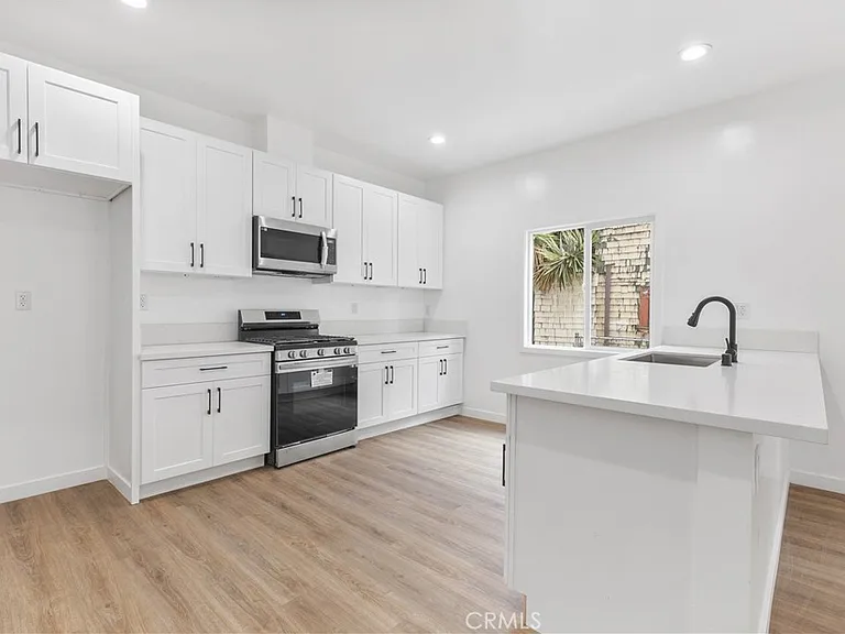 2636 S Normandie Ave — Photo 11