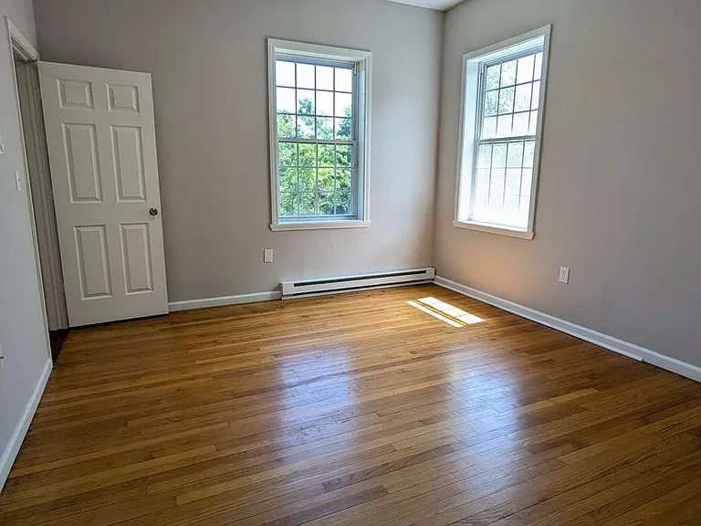 2810 E Main St — Photo 5