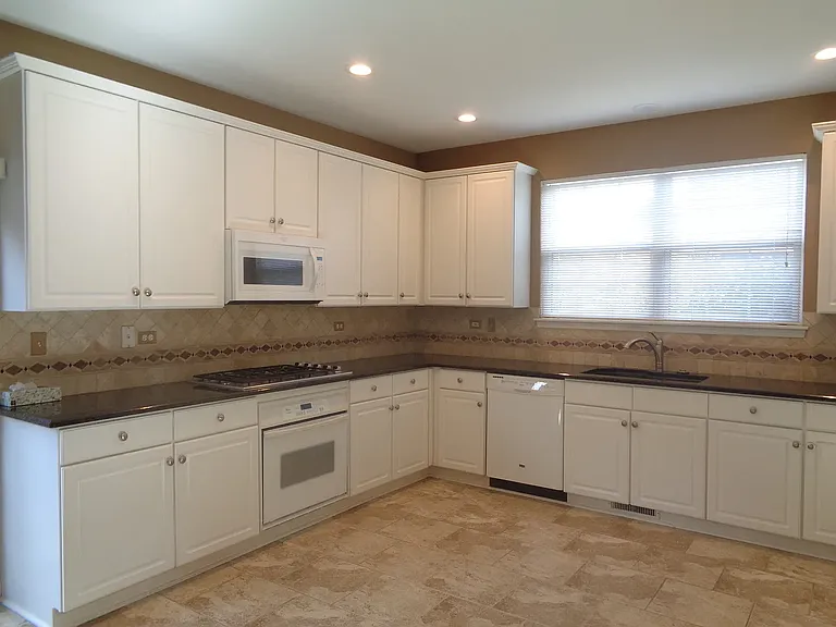 1617 Astor Ave — Photo 9