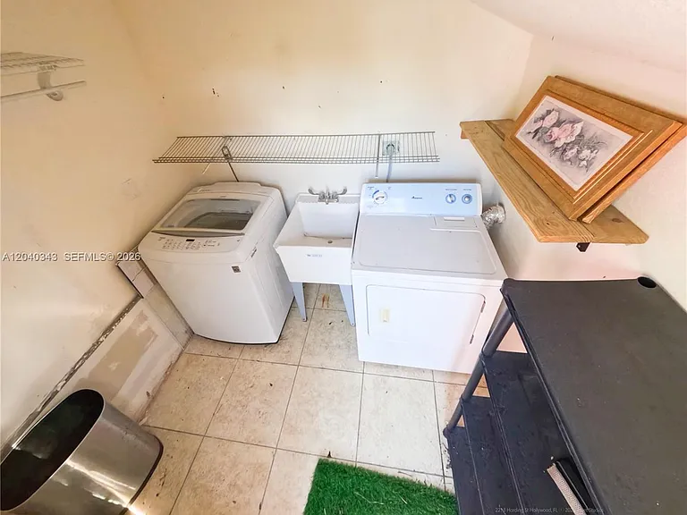 2218 N Harding St — Photo 91