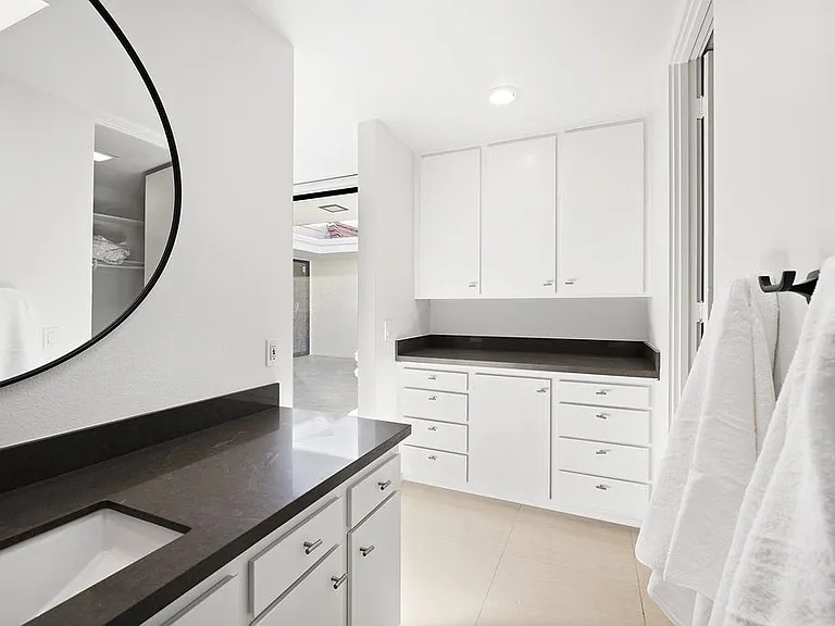 GUEST BEDROOM SUITE