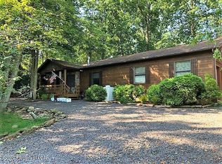 241 Trapper Springs Ln, Drums, PA 18222