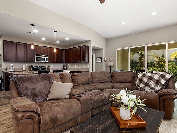 5th image of 36431 Geranium Dr