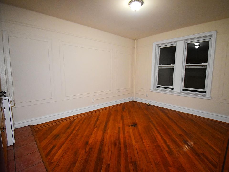 1st image of 15119 34th Ave APT 2E