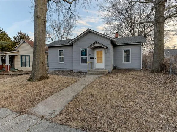 659 Middle St, Leavenworth, KS 66048
