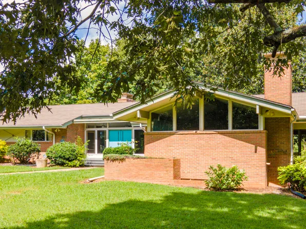 1258 Jackson Dr, Madisonville, TN 37354