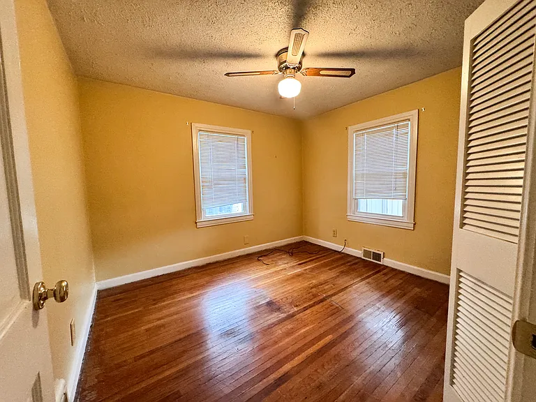 3105 E Cherry St — Photo 7