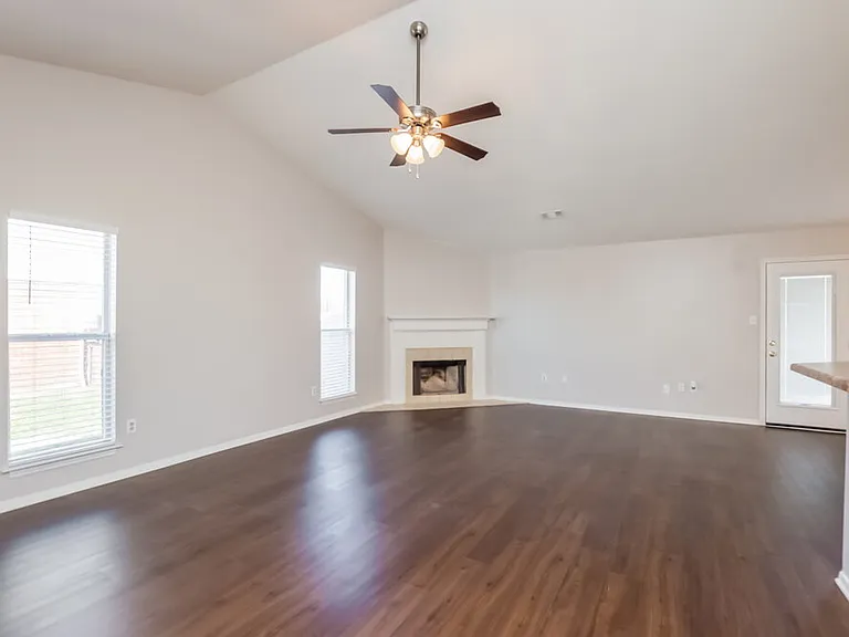7409 Dunbarton Dr — Photo 2