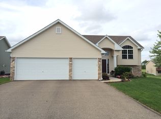 122 Cottonwood St NE, Lonsdale, MN 55046