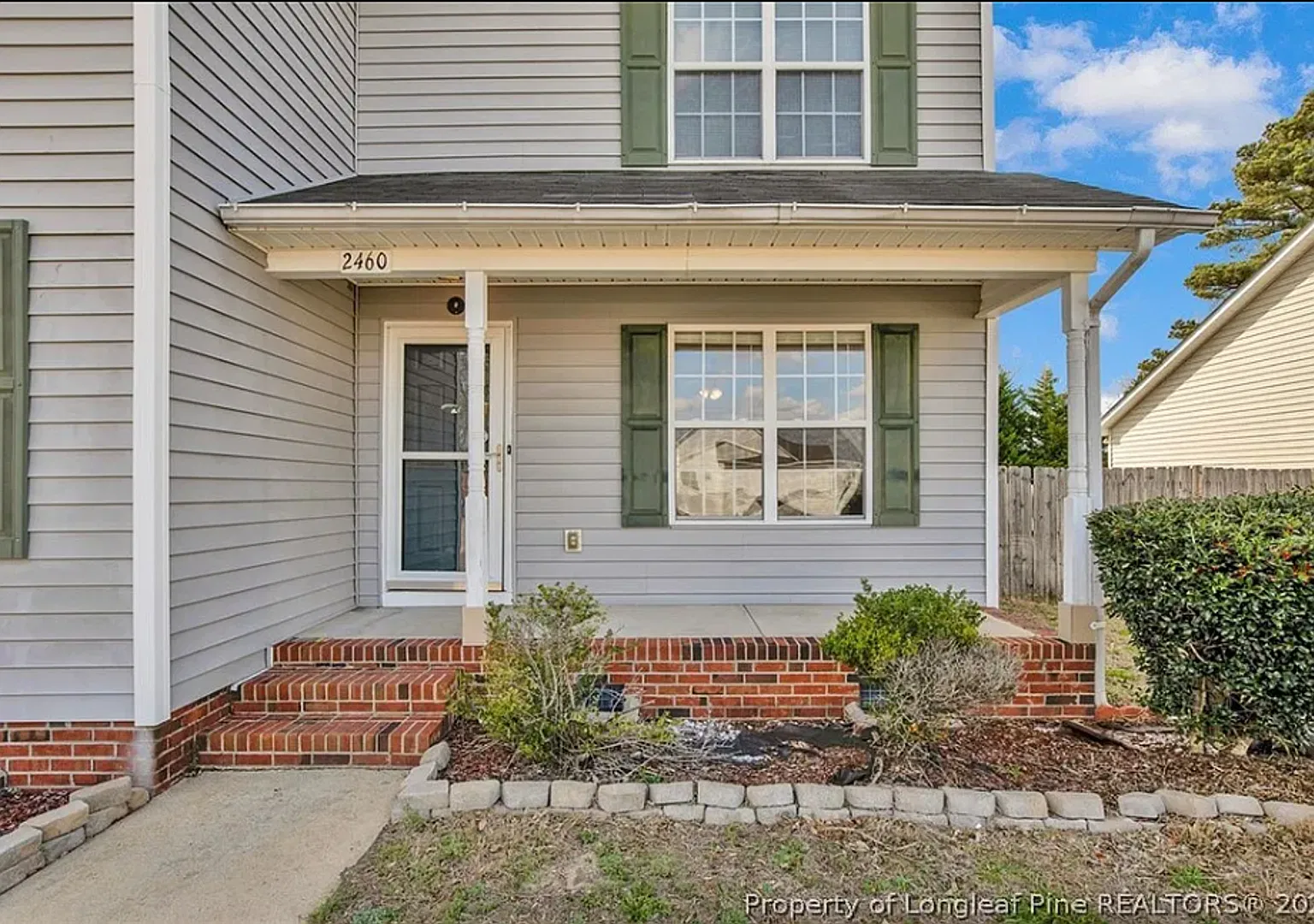 3 bedrooms, 2 full baths, 2 half bath Home! Work studio! Close to Fort Bragg and Shopping! — Photo 2
