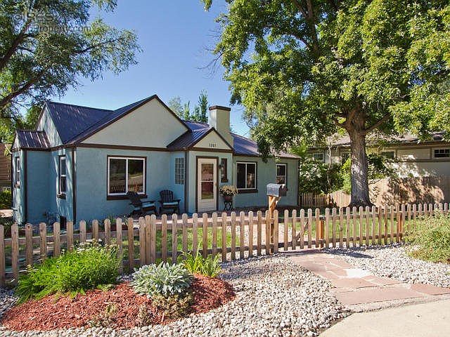 Idyllic setting in popular Bohn Farm!