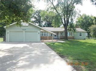 1227 S Kings Hwy, Independence, MO 64055