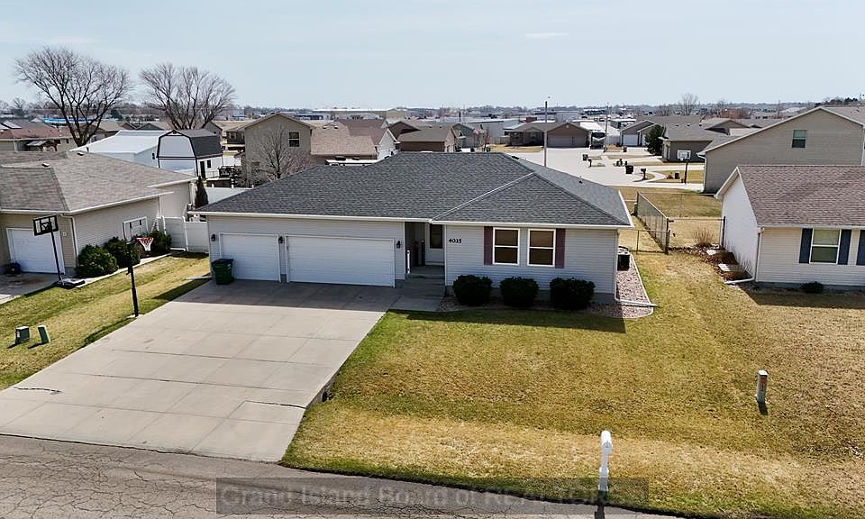 1st image of 4035 Lillie Dr