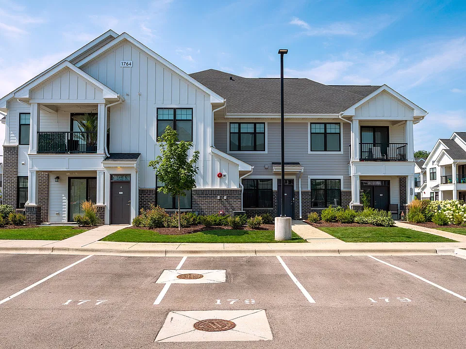 Seasons at North Aurora Resident Building Exterior