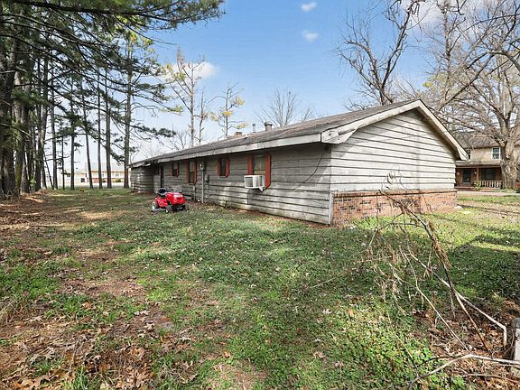 5th image of 7 Monroe St