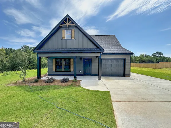 270 Young Ln, Hamilton, GA 31811