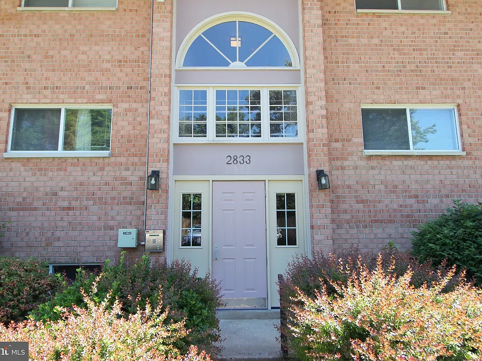 2833 Kalmia Lee Ct #302