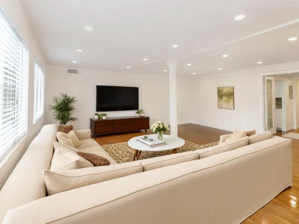 1610 N Hoover St, Los Angeles, CA 90027