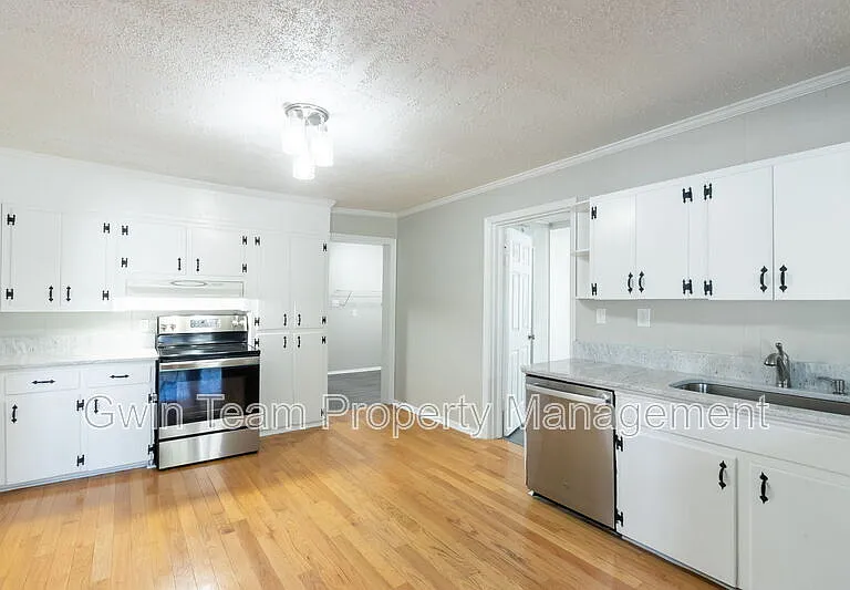 4715 S Lee St — Photo 13