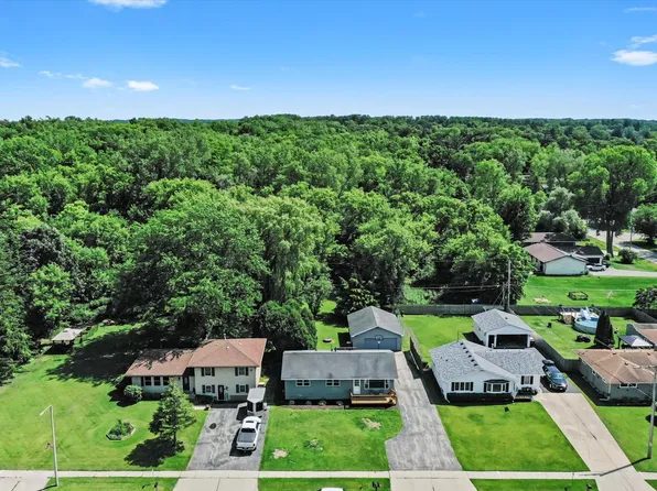 821 Legion DRIVE, Twin Lakes, WI 53181