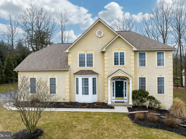 590 Charles Dr, Downingtown, PA 19335