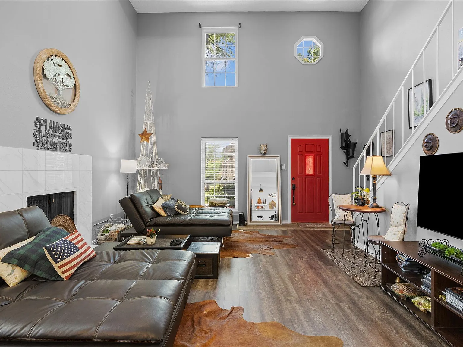 3 bed, 3.0 bath, 1672 sqft, $2,100 — Photo 3