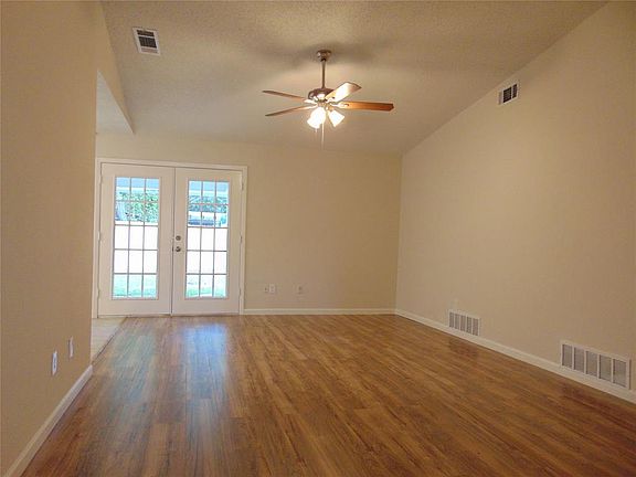 2nd image of 521 Birchwood Dr