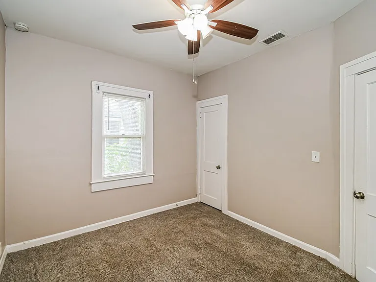 914 Allison St — Photo 13