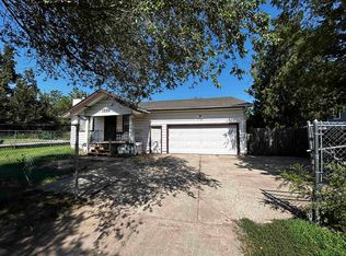 1556 N Poplar Ave, Wichita, KS 67214